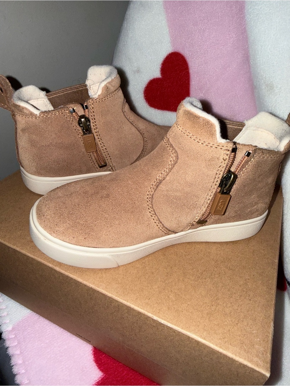 UGG Kids/Toddler Hamden II Chelsea Boots, Size 11C - Picture 4 of 7